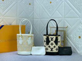 Picture of LV Lady Handbags _SKUfw141559115fw